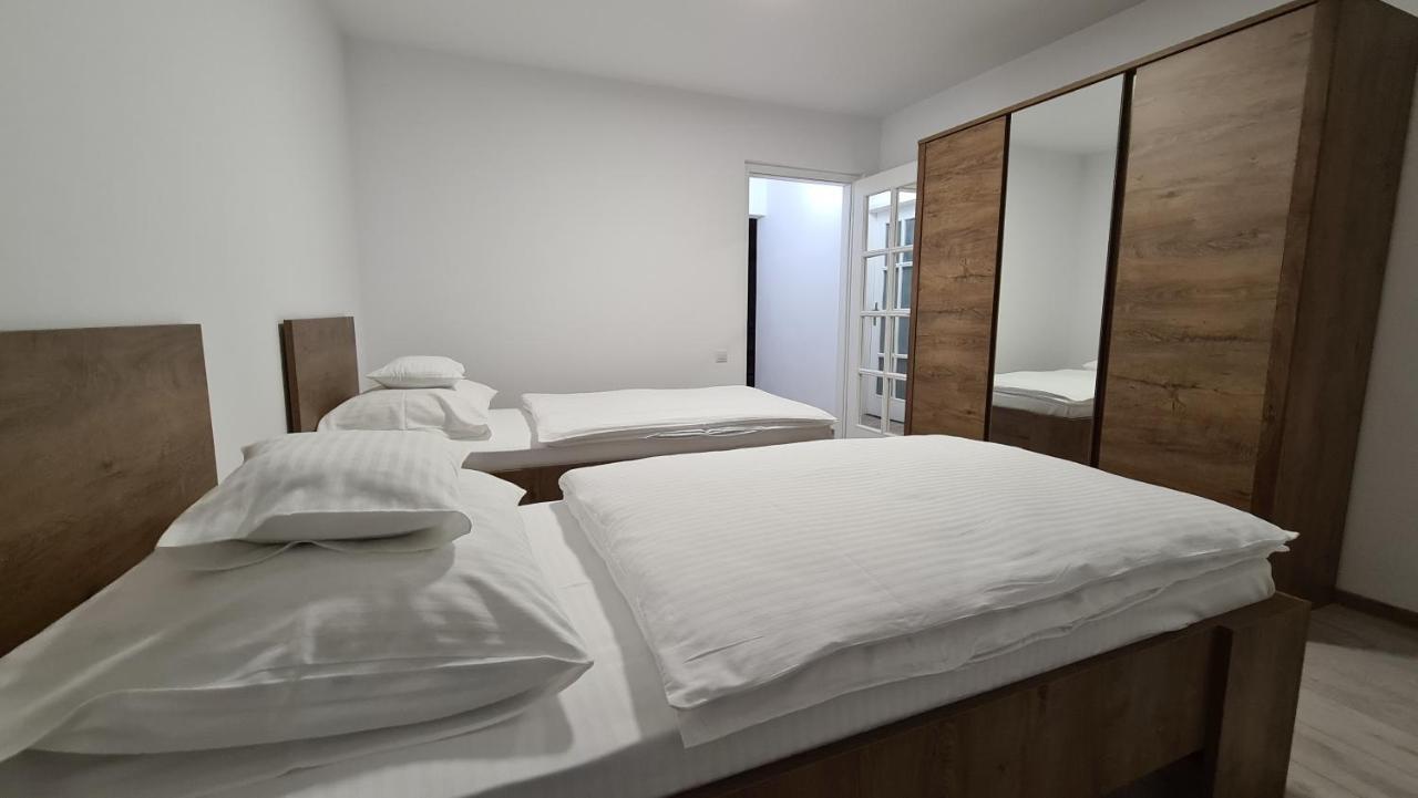 Apartament Sorina Maria Apartment เดวา ภายนอก รูปภาพ