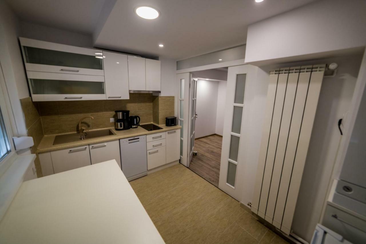 Apartament Sorina Maria Apartment เดวา ภายนอก รูปภาพ