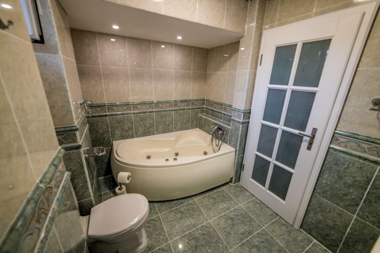 Apartament Sorina Maria Apartment เดวา ภายนอก รูปภาพ