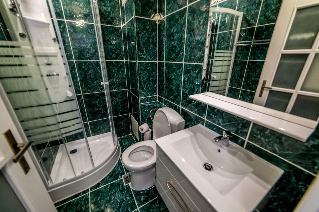 Apartament Sorina Maria Apartment เดวา ภายนอก รูปภาพ